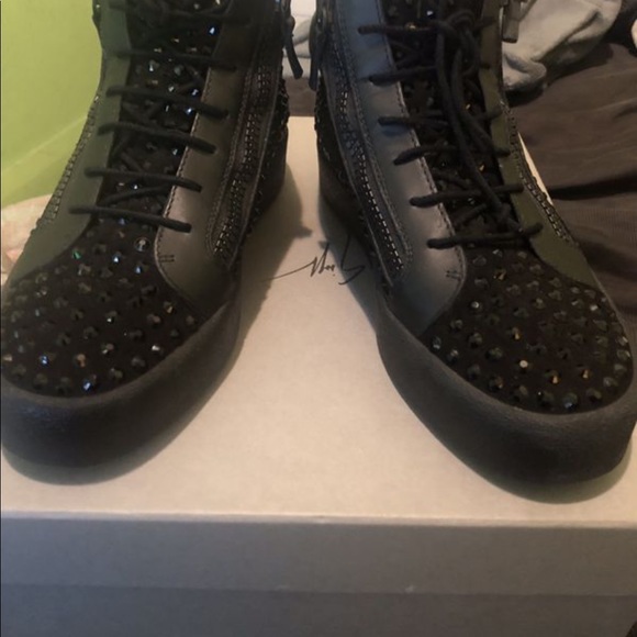 Shoes - Giuseppe 43 10 us